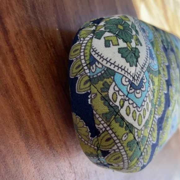 VERA BRADLEY eyeglass case ๐๐ถ! - Picture 9 of 10